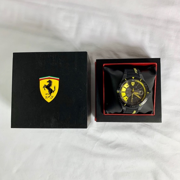 Ferrari Watch Red Rev Evo Chronograph Black/Yellow - Picture 10 of 13